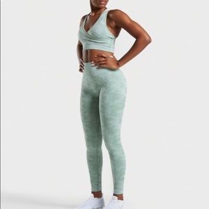 💚GymShark Camo Seamless Leggings in Sage💚